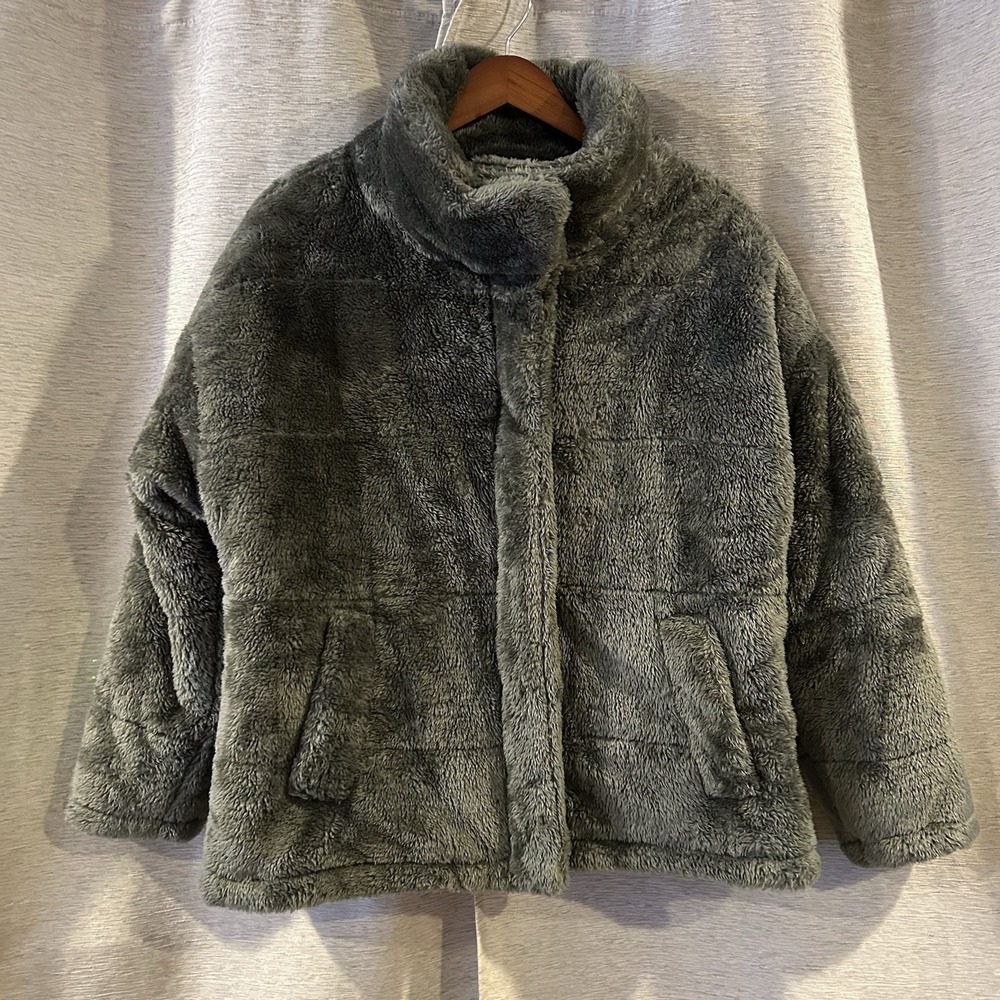Women's Forever 21 Contemporary Green Faux Fur‎ Coat Coat Size M
